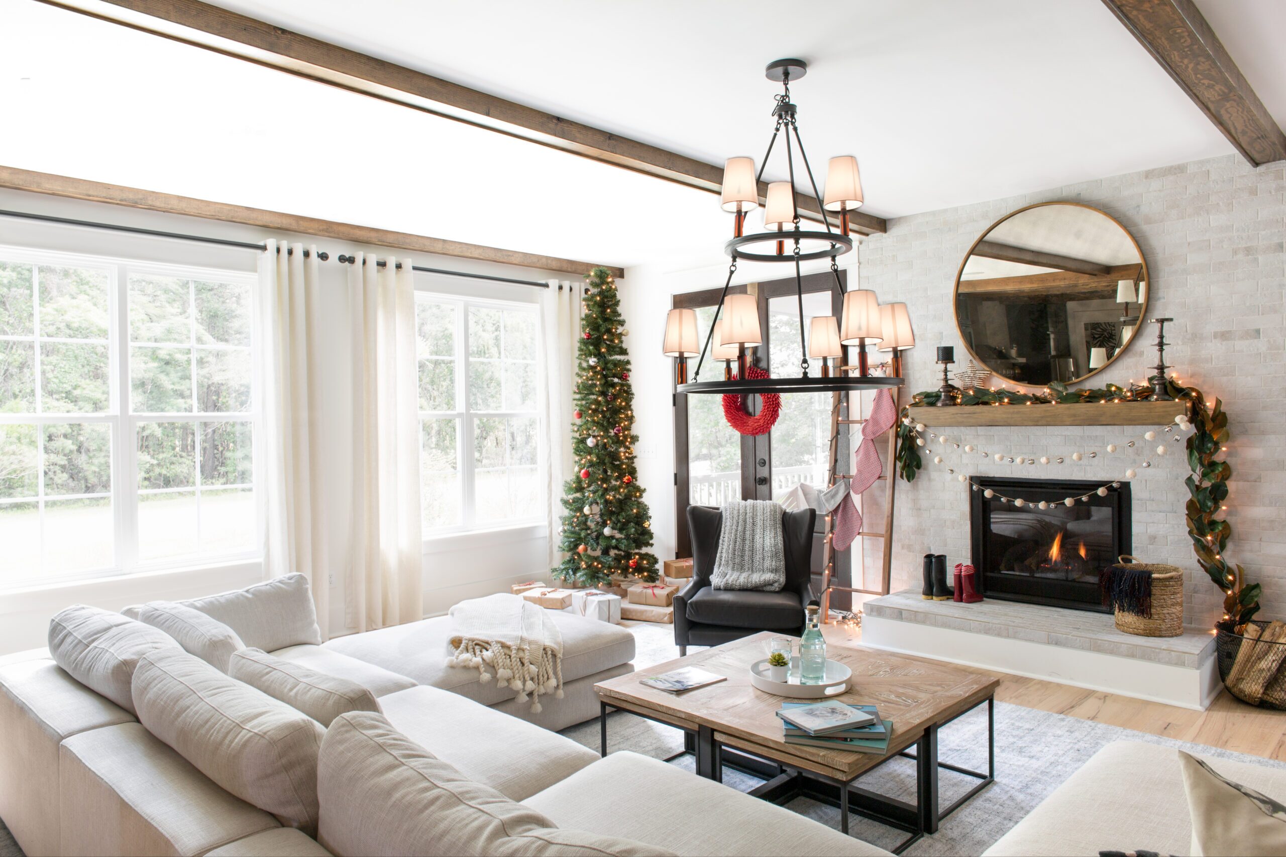 From Storytelling to Staging: Creative Strategies to Sell Homes This Holiday Season